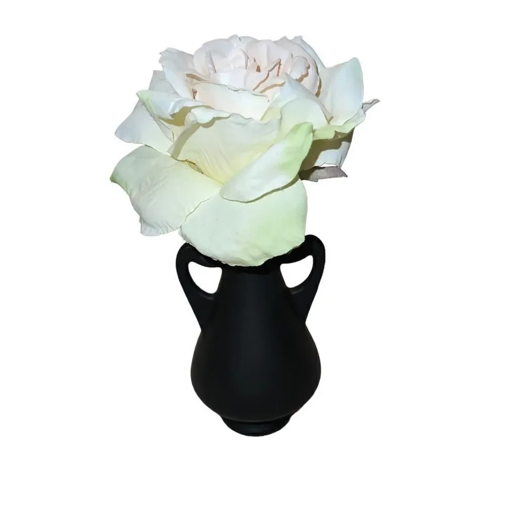 ‎Gorgeous large faux rose in a matte black vase